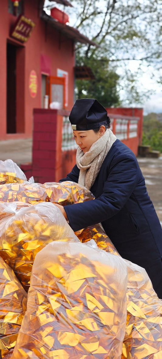 What are the Three Levels of Giving in Taoism?