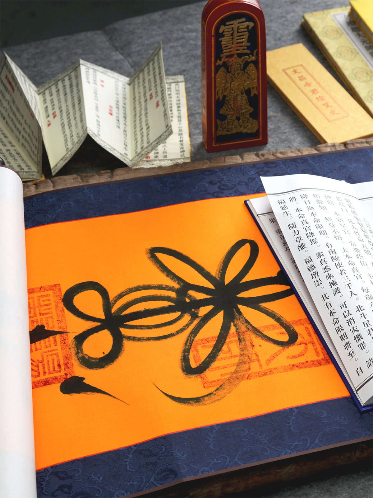 this talisman is personally hand-drawn by an orthodox Taoist master. An initiated High Priest then inscribes the talisman, channeling the sacred energy of the ancestral court, before sealing it within this scroll.This talisman can help break through obstacles, open new sources of income, attract favorable opportunities, and reduce financial losses.