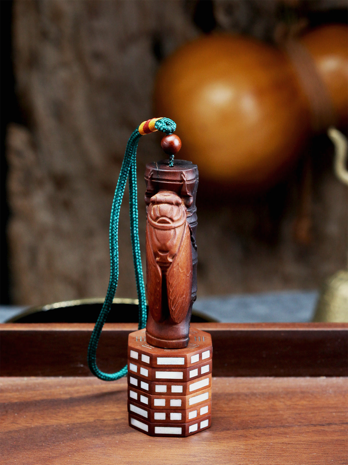 This piece is carved from a section of 600-year-old wild thunderstruck jujube wood from the Zhongnan Mountains, specifically selected from the "lightning-charred" core where the thunder's energy is most concentrated. What makes this piece exceptionally rare is the natural formation of both lightning scars and "lightning crystals" (雷晶子 - léi jīng zǐ) on its surface. 