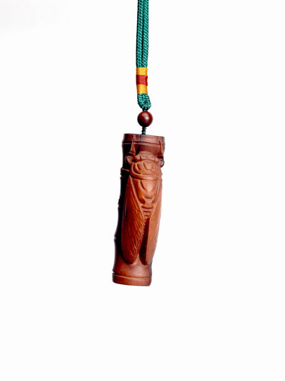 This piece is carved from a section of 600-year-old wild thunderstruck jujube wood from the Zhongnan Mountains, specifically selected from the "lightning-charred" core where the thunder's energy is most concentrated. What makes this piece exceptionally rare is the natural formation of both lightning scars and "lightning crystals" (雷晶子 - léi jīng zǐ) on its surface. 